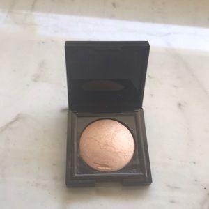 Laura Mercier Matte Radiance Powder Highlight 01
